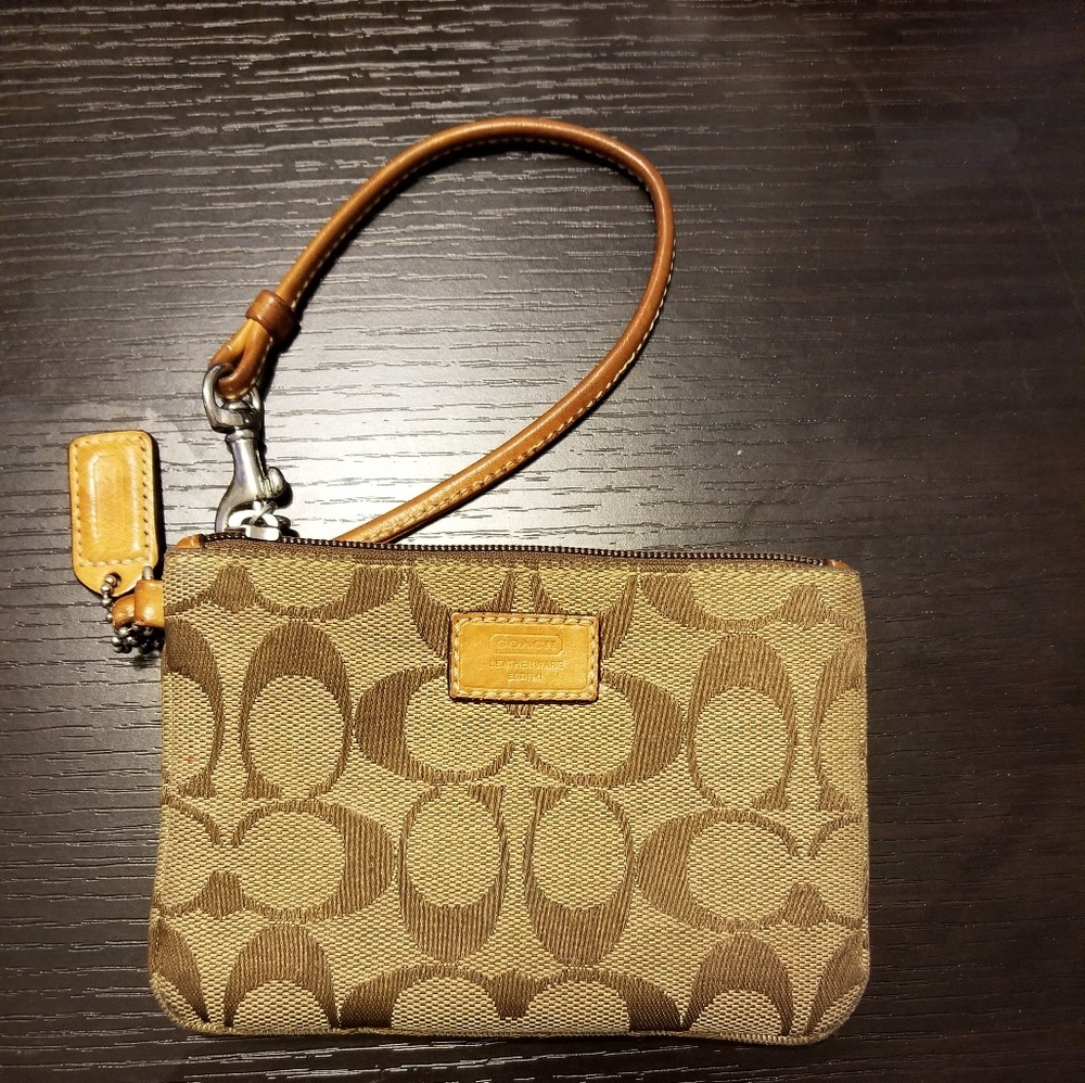 COACH WRISTLET (AUTHENTIC)